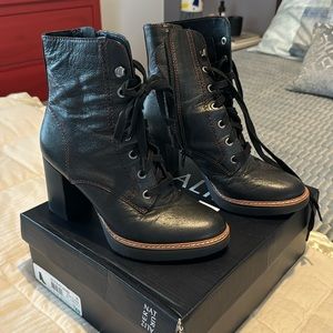 Naturalizer black leather boots